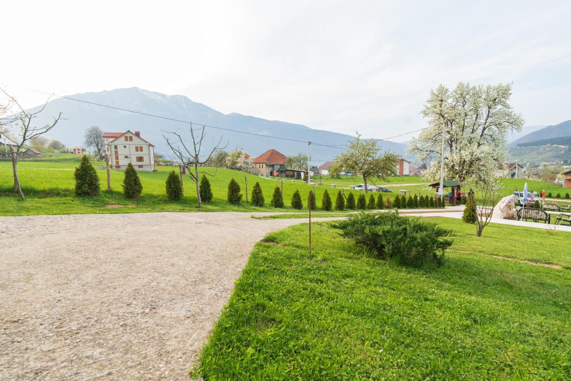 Salerno Camp Villa Plav Eksteriør bilde